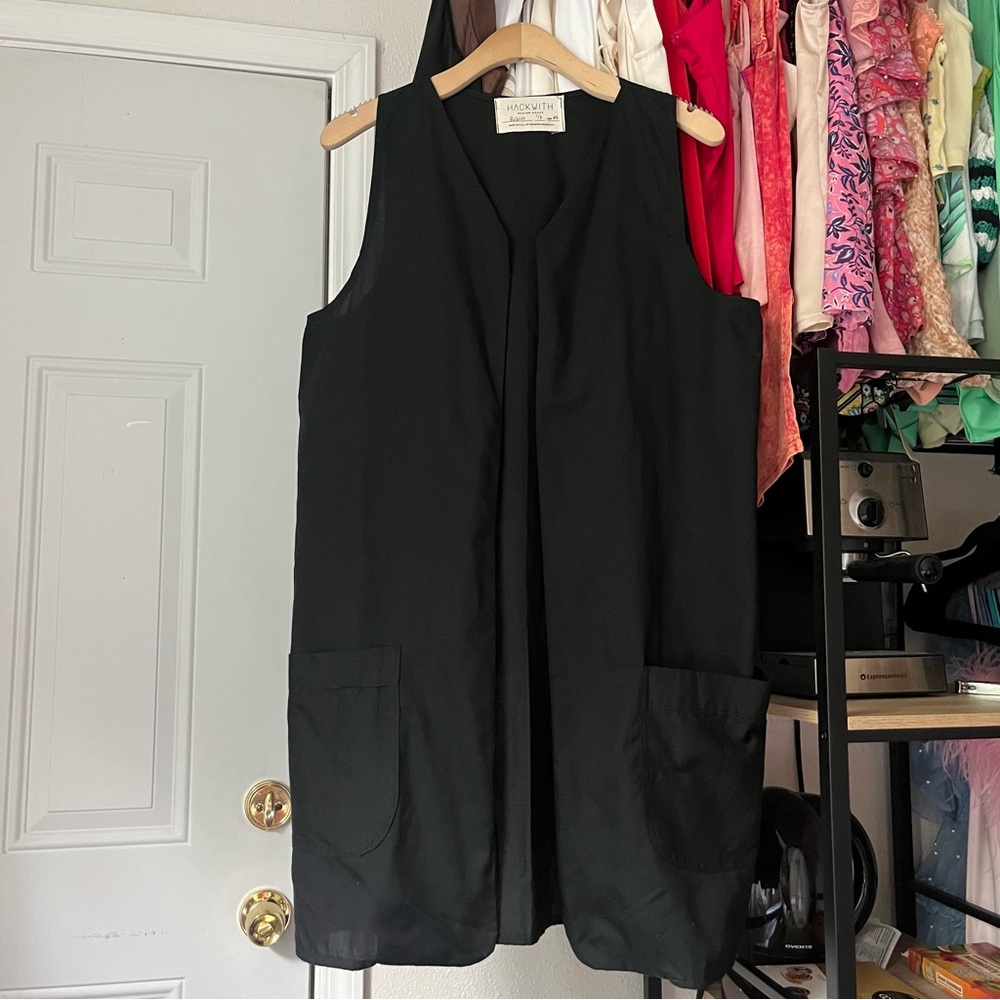 HACKWITH DESIGN HOUSE black cotton poly blend sleeveless buttonless vest jacket‎